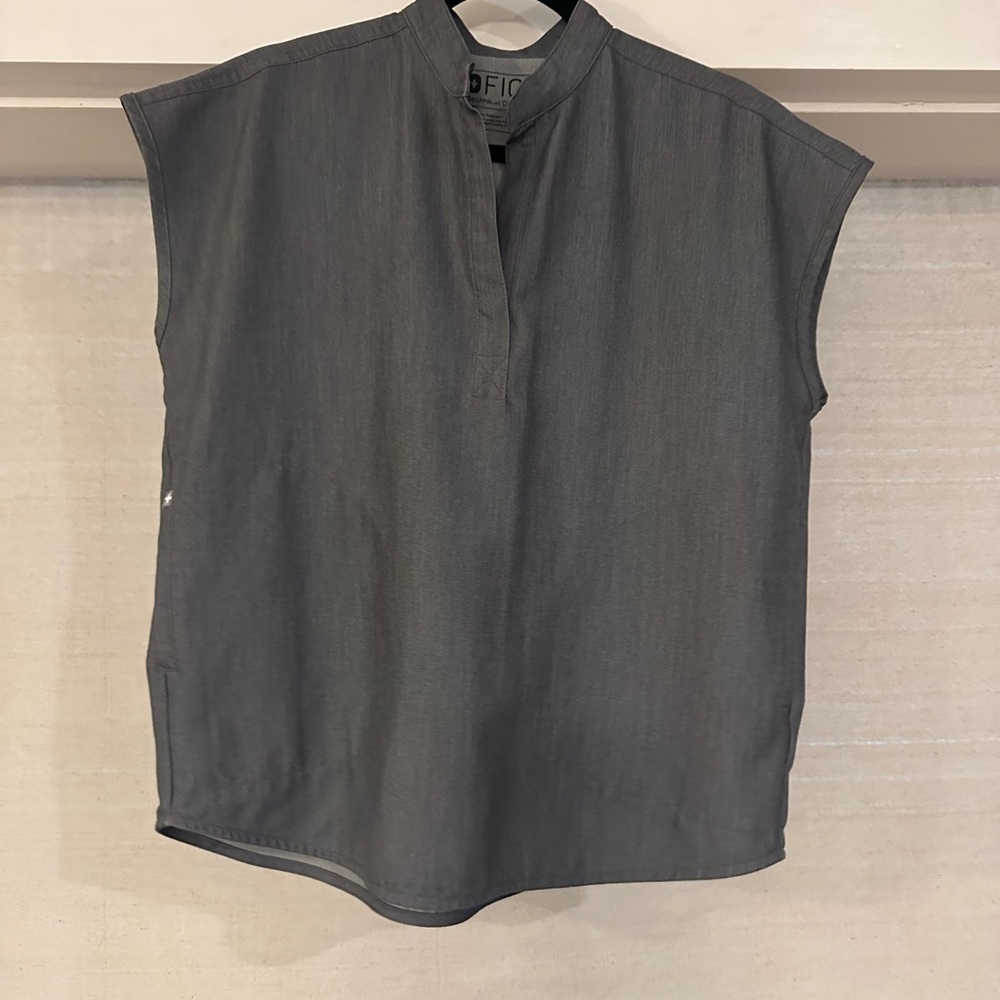 Rafaela Mandarin Collar Scrub top in Graphite, XS